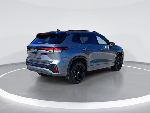 New 2026 Volkswagen Tiguan SE R-Line image 3