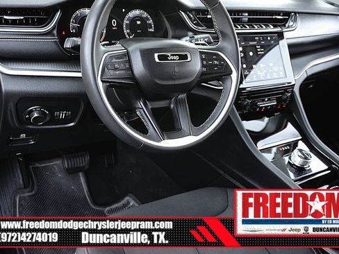 Used 2023 Jeep Grand Cherokee L Laredo RWD image 27