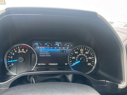 Used 2015 Ford F150 Lariat w/ Equipment Group 501A Mid image 41