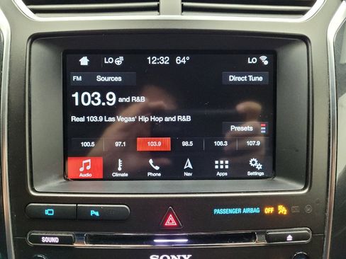 Used 2018 Ford Explorer Limited w/ Ford Safe & Smart Package FWD image 25