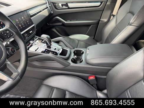 Used 2023 Porsche Cayenne Platinum Edition AWD/4WD image 12