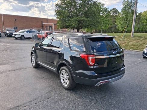 Used 2017 Ford Explorer XLT w/ Equipment Group 202A FWD image 7