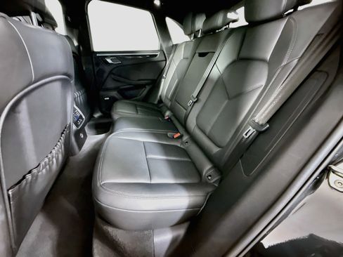 Used 2023 Porsche Macan w/ Premium Package Plus AWD/4WD image 25