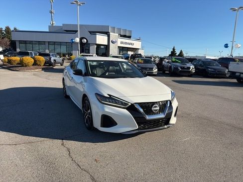 Used 2023 Nissan Maxima SV w/ Floor Mat Group image 2