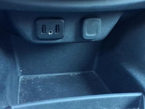 Used 2020 Chevrolet Traverse LT image 22