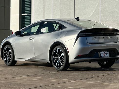New 2026 Toyota Prius Plug-In Hybrid FWD image 6