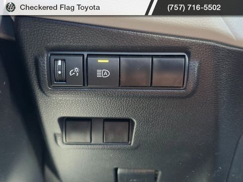 Used 2023 Toyota Corolla Cross LE image 11