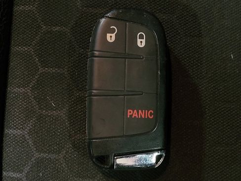Used 2021 Jeep Compass Latitude FWD image 32