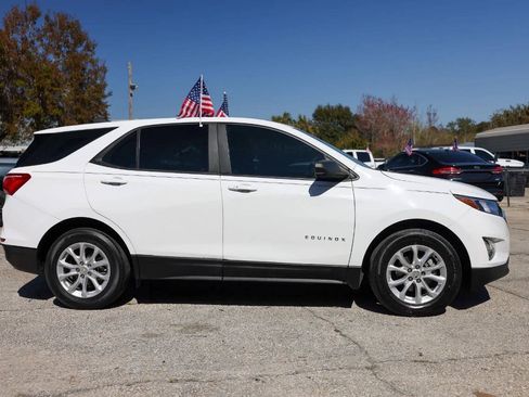Used 2021 Chevrolet Equinox LS FWD image 9