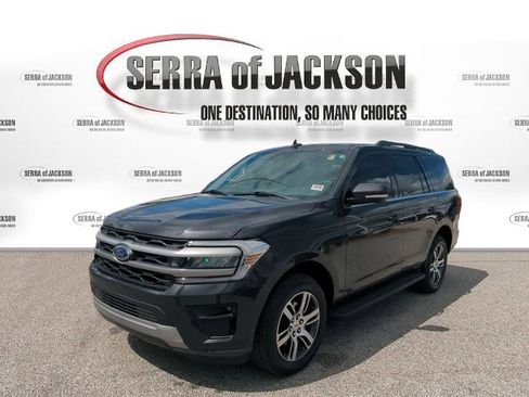 Used 2024 Ford Expedition XLT RWD image 5