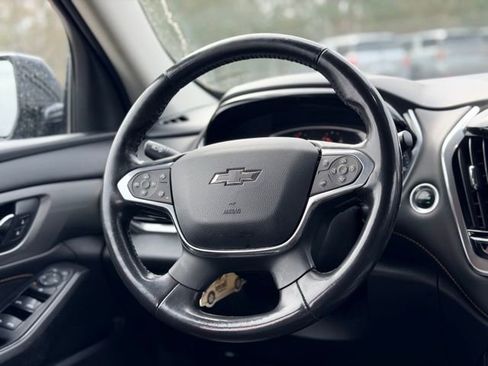 Used 2020 Chevrolet Traverse RS image 24