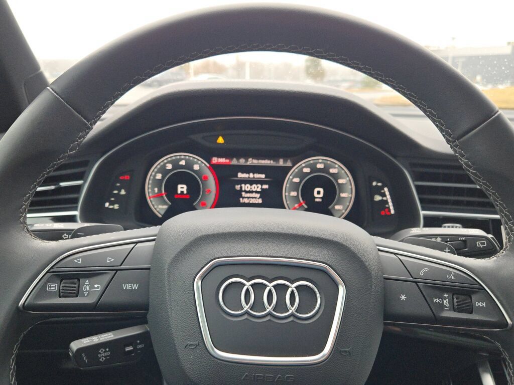 Used 2025 Audi Q7 3.0T Premium Plus AWD/4WD image 33