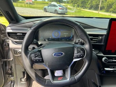 Used 2023 Ford Explorer ST w/ Equipment Group 401A AWD/4WD image 7