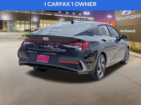 Used 2026 Hyundai Elantra Limited FWD image 7