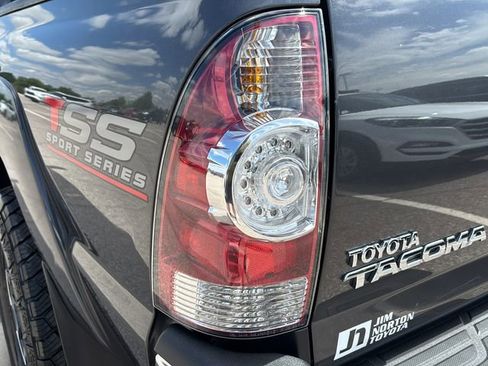 Used 2015 Toyota Tacoma 4x4 Double Cab w/ SR5 Package image 28