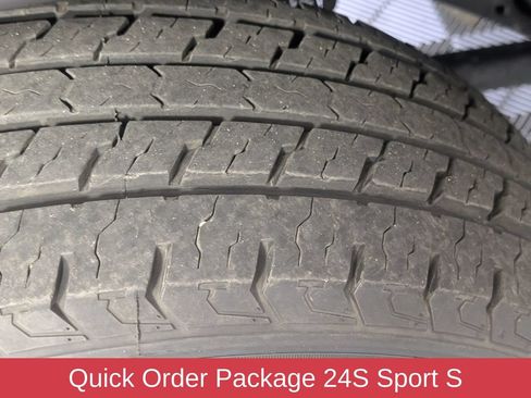 Used 2023 Jeep Gladiator Sport AWD/4WD image 9