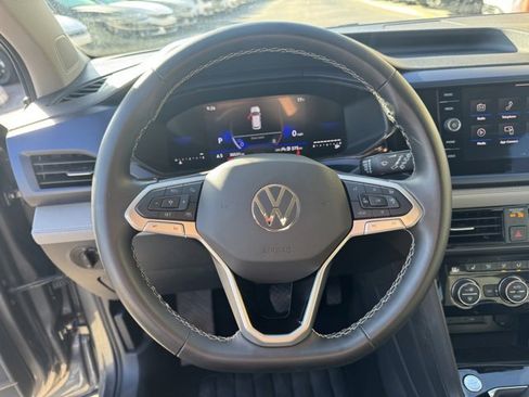 Used 2024 Volkswagen Taos SE image 25