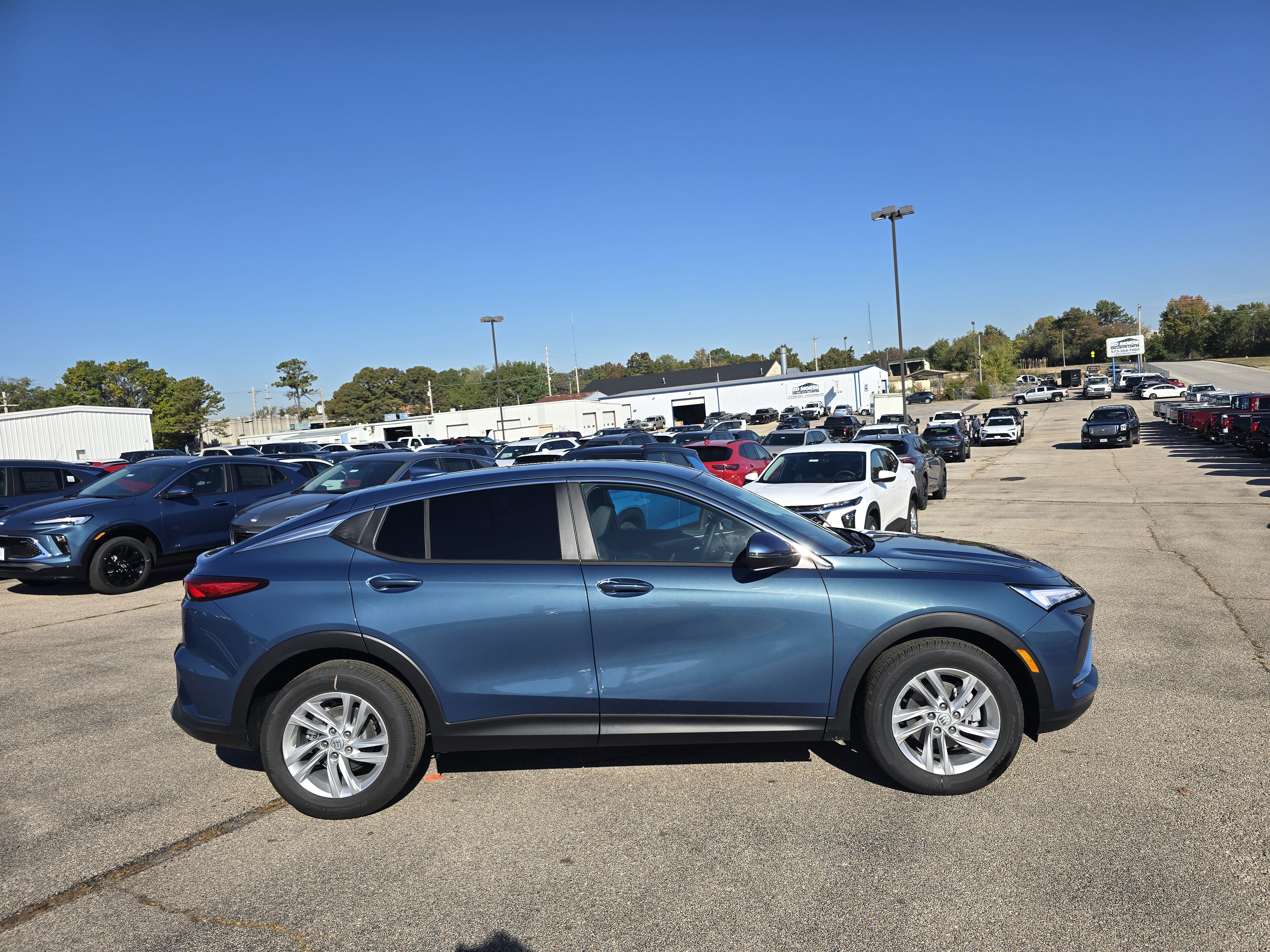 New 2026 Buick Envista Preferred w/ Convenience I Package FWD image 2