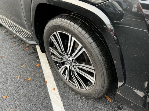 Used 2025 Lexus LX 600 4WD w/ Luxury Package image 11