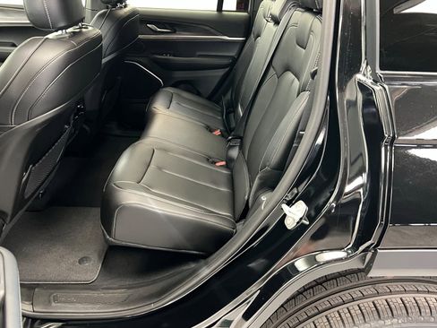 New 2025 Jeep Grand Cherokee Limited w/ Black Appearance Package AWD/4WD image 21