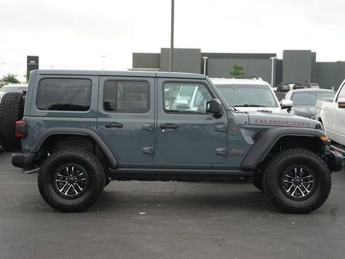 Used 2025 Jeep Wrangler Unlimited Rubicon w/ XTREMEE 35" Tire Package AWD/4WD image 5