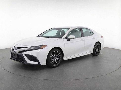 Certified 2023 Toyota Camry SE image 1