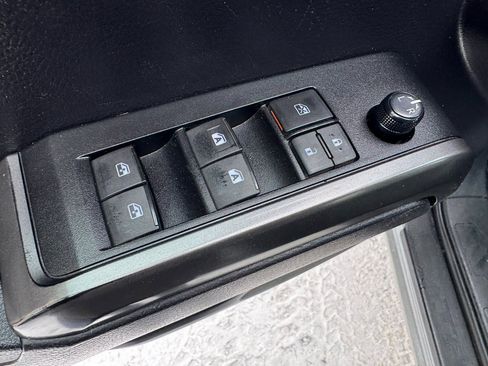 Used 2021 Toyota Tacoma TRD Sport image 11