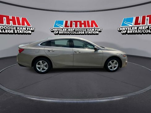 Used 2025 Chevrolet Malibu LS FWD image 9