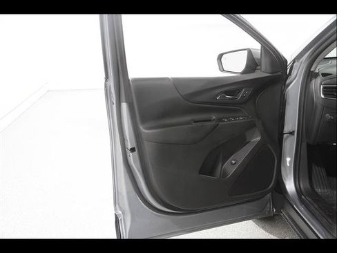 Used 2024 Chevrolet Equinox LT FWD image 4