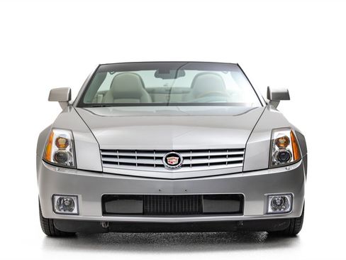 Used 2005 Cadillac XLR image 7