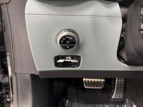 Used 2022 Mercedes-Benz SL 55 AMG SL 55 AMG w/ Driver Assistance Package image 12