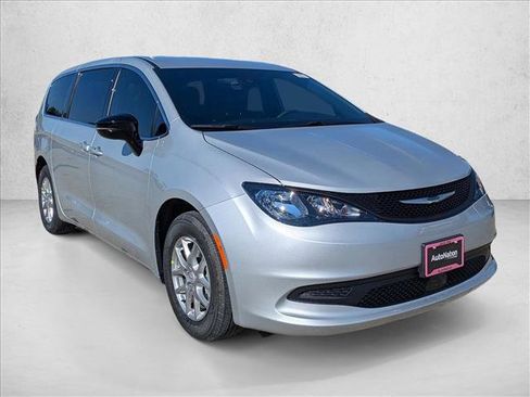 New 2026 Chrysler Voyager LX image 3