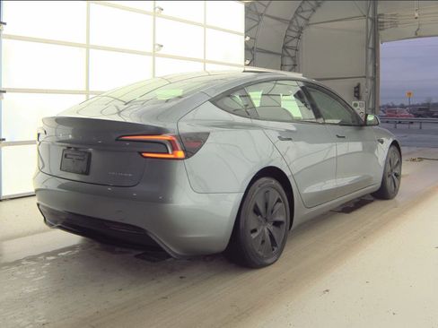 Used 2025 Tesla Model 3 Long Range AWD/4WD image 4