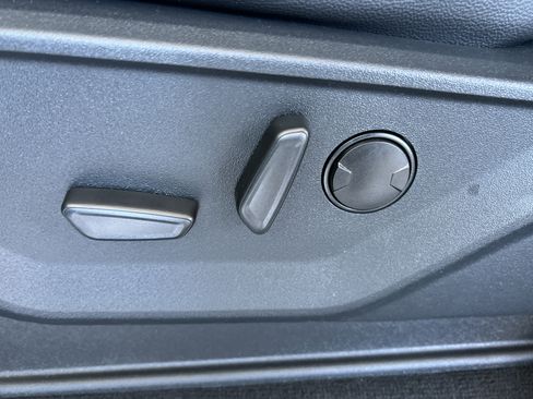 New 2026 Ford F250 Lariat w/ Black Appearance Package image 16