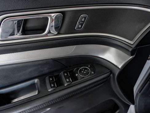 Used 2017 Ford Explorer XLT w/ Equipment Group 202A image 45