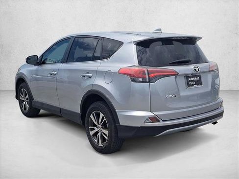 Used 2018 Toyota RAV4 XLE FWD image 8