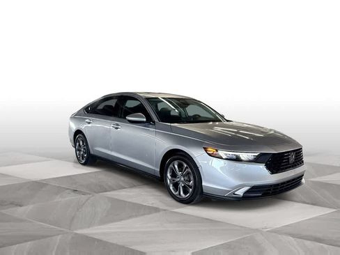 Used 2024 Honda Accord EX image 2