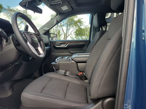 Used 2024 GMC Sierra 1500 Elevation image 12