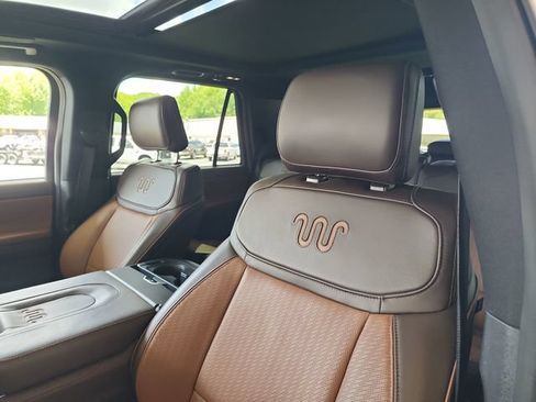 Used 2025 Ford Expedition King Ranch AWD/4WD image 12