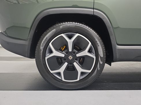 Used 2024 Rivian R1S Adventure AWD/4WD image 12