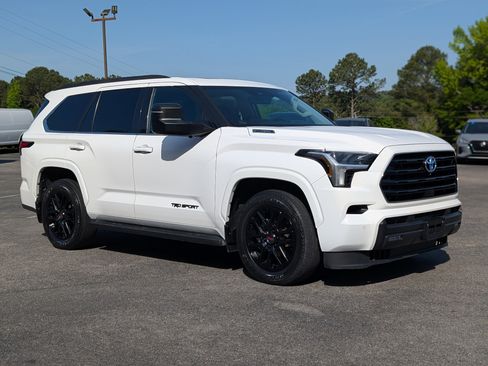 Used 2023 Toyota Sequoia SR5 w/ SR5 Premium Package image 11