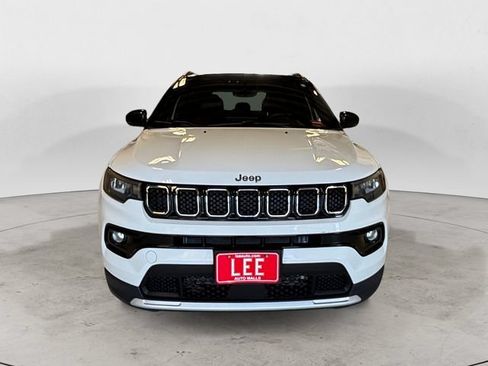 Used 2023 Jeep Compass Limited w/ Sun and Sound Group AWD/4WD image 9