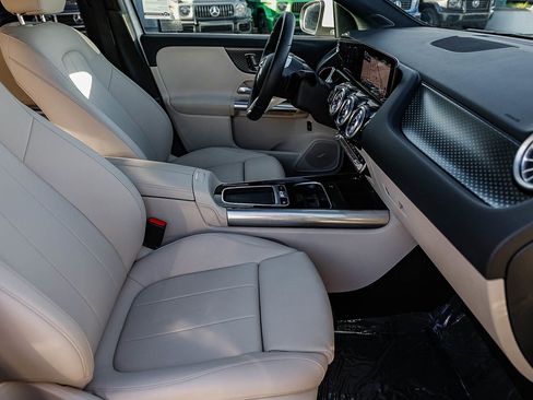 Certified 2025 Mercedes-Benz GLA 250 image 16