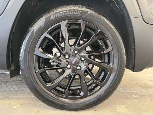 Used 2024 GMC Terrain SLE w/ Driver Convenience Package FWD image 20