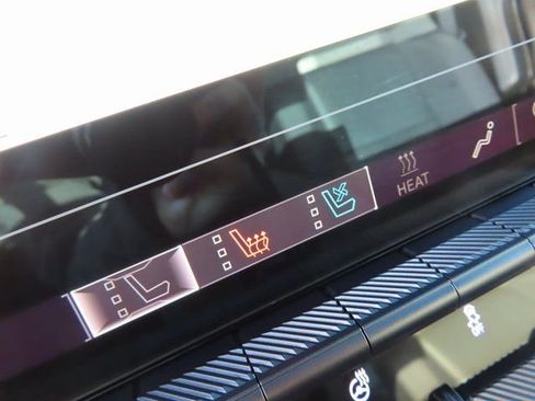 Used 2024 GMC Hummer EV 3X w/ LPO, Illumination Package image 37