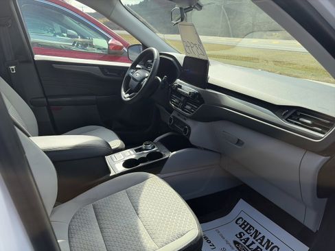 Used 2023 Ford Escape Active image 5