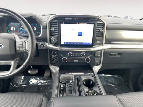 Used 2022 Ford F150 Lariat image 13