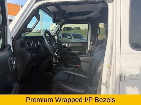 Used 2018 Jeep Wrangler Unlimited Sahara w/ Quick Order Package 24M Moab AWD/4WD image 29