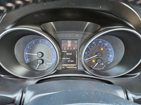 Used 2018 Toyota Corolla iM FWD image 19