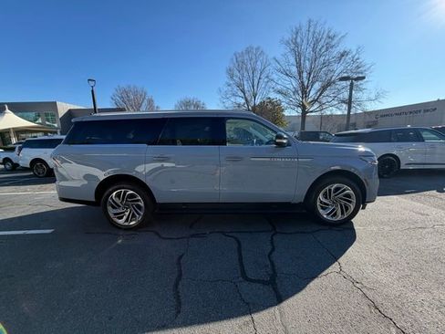 New 2025 Lincoln Navigator L Reserve image 6